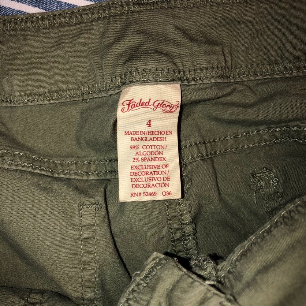 Capri Pants - Picture 3 of 3